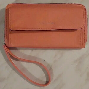 NWOT TAHARI PINK WRISTLET WALLET WITH IDENTITY PROOF LINING